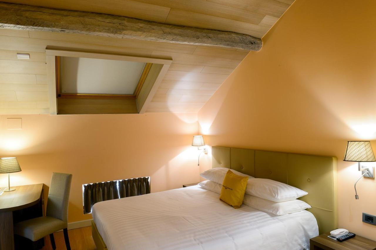 Relais & Spa Castello Di Casiglio Erba Exteriör bild